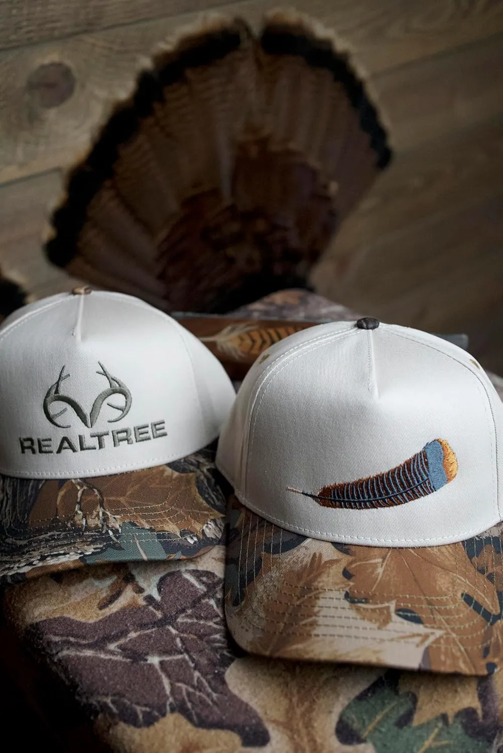 Realtree Lost Hat Hunting Cap | Adjustable & Lightweight Outdoor Camo Hat for Men & Women | Vintage Design | Limited Edition