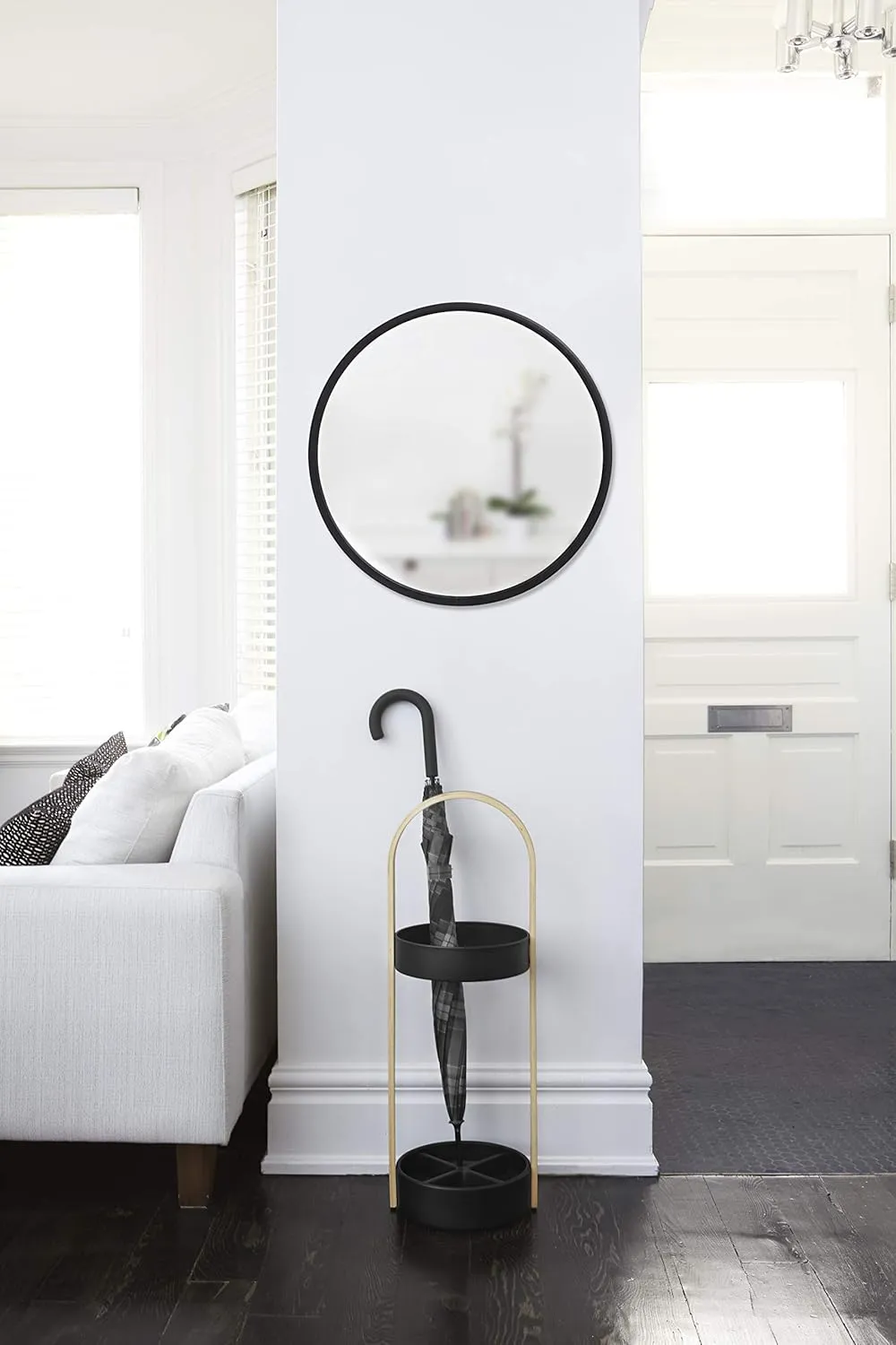 Umbra Hub Round Wall Mirror with Rubber Frame, Modern Style for Bathroom, Entryway, Living Room and More, 24-Inch, Black